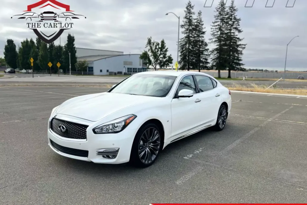 2017 Infiniti Q70 3.7 photo 1
