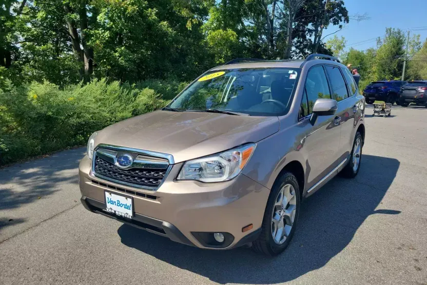 2015 Subaru Forester 2.5i Touring photo 1