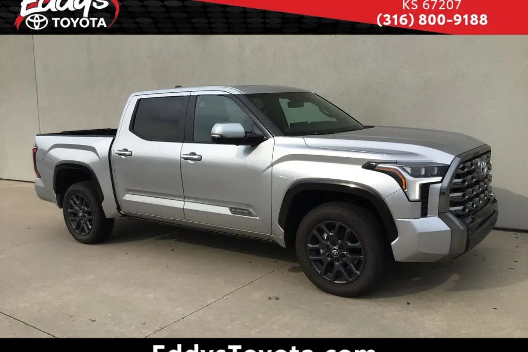 2025 Toyota Tundra Platinum CrewMax photo 1