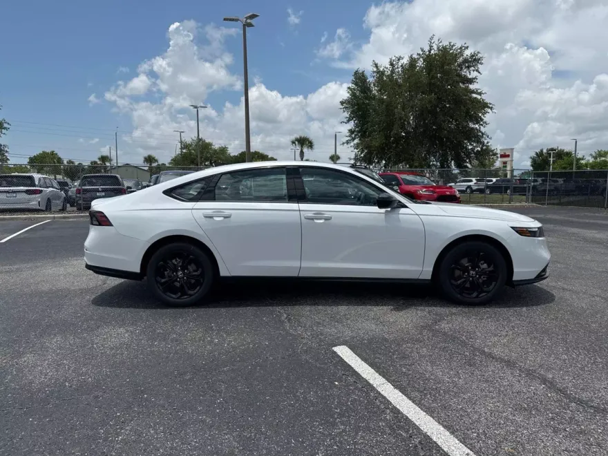 2025 Honda Accord SE photo 1