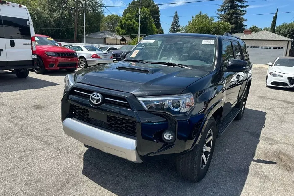 2024 Toyota 4Runner TRD Off-Road Premium photo 1