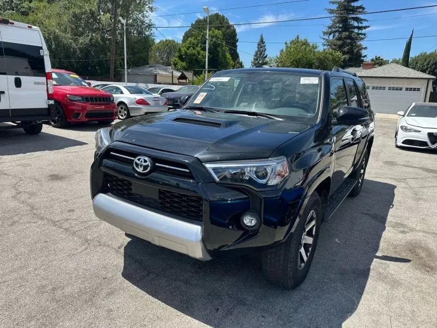2024 Toyota 4Runner TRD Off-Road Premium photo 1