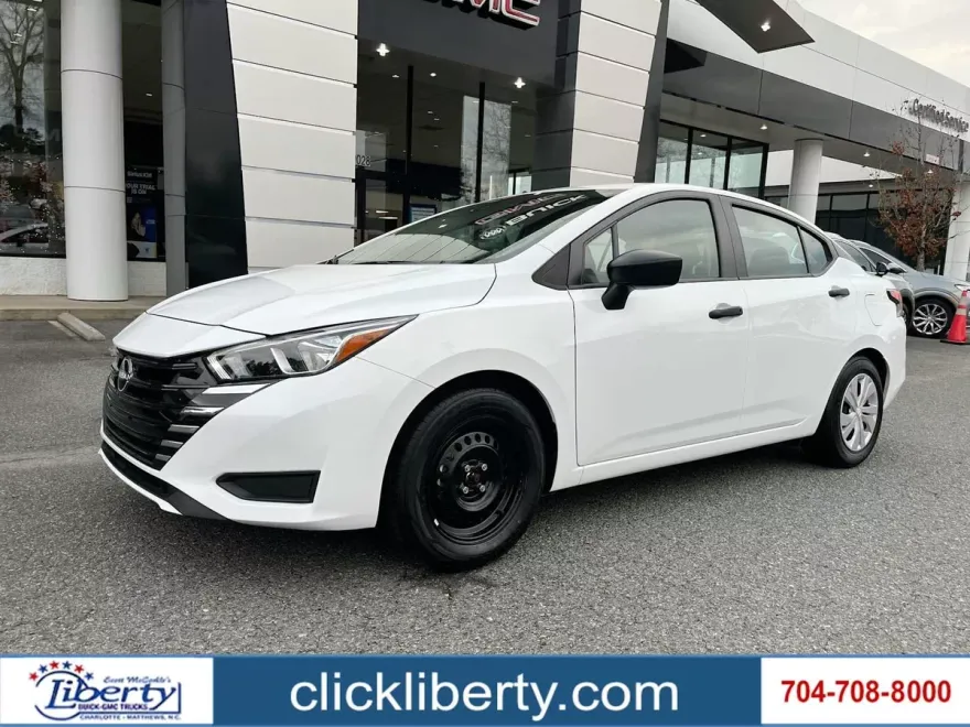 2023 Nissan Versa S photo 1