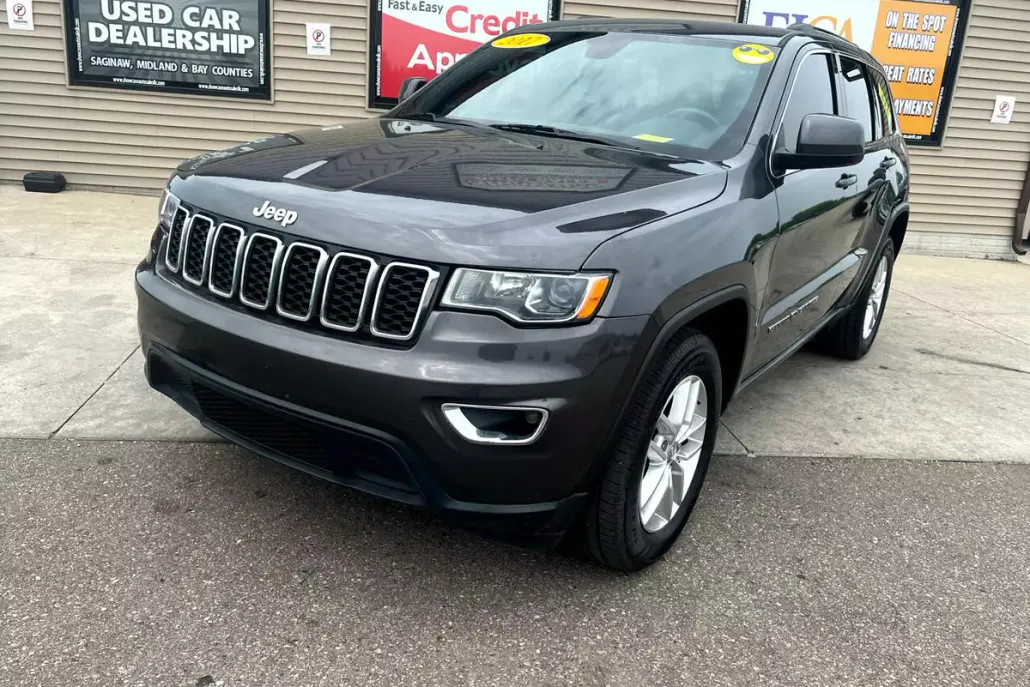 2017 Jeep Grand Cherokee Laredo photo 1