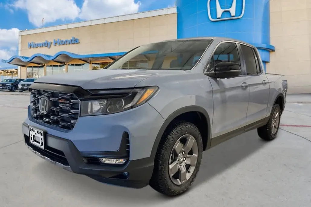 2025 Honda Ridgeline TrailSport photo 1