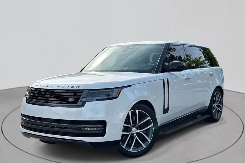 2024 Land Rover Range Rover SE photo 1