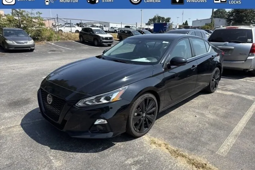 2022 Nissan Altima 2.5 SR photo 1