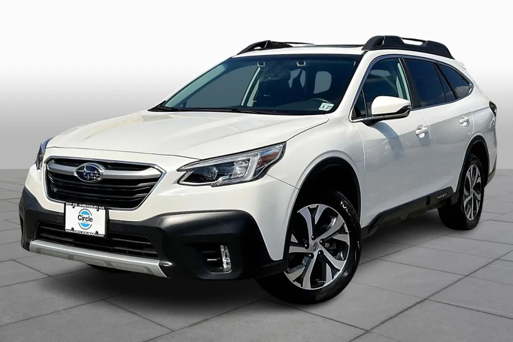 2022 Subaru Outback Limited photo 1