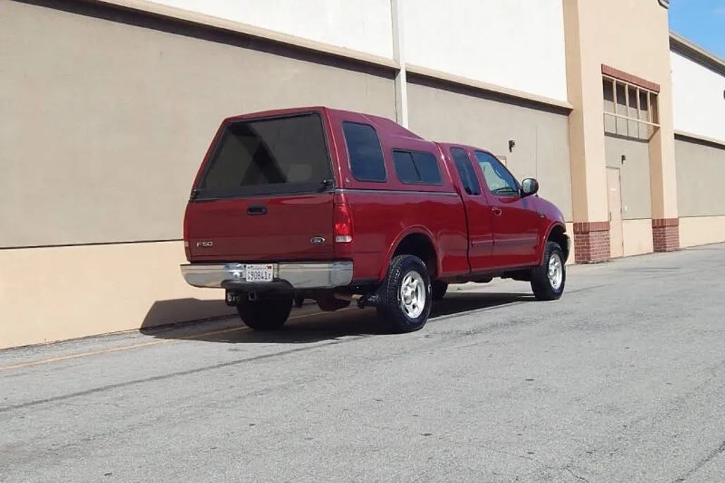 1999 Ford F-150 XLT photo 1