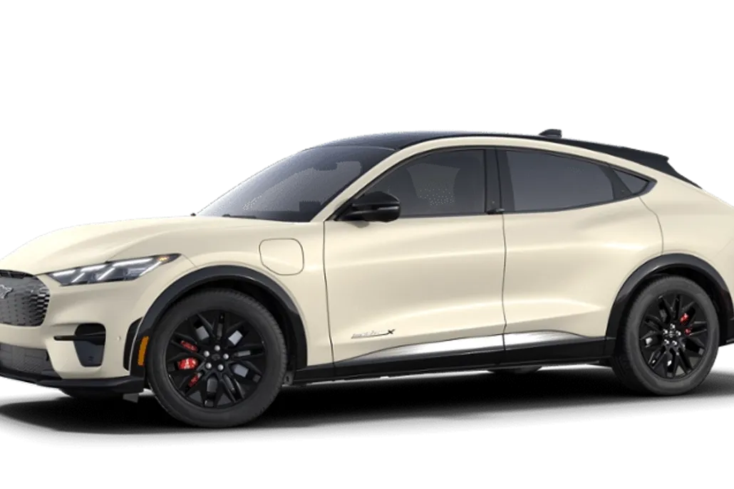 2025 Ford Mustang Mach-E Premium photo 1