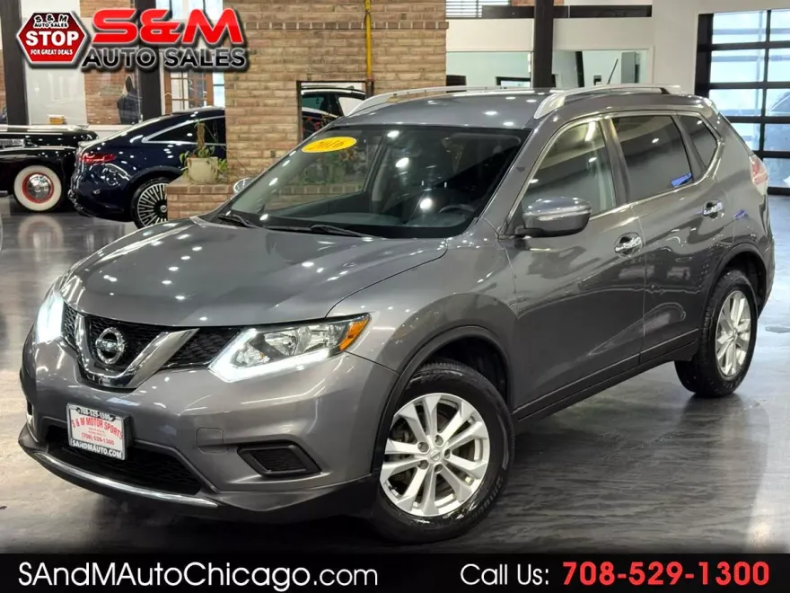 2016 Nissan Rogue SV photo 1