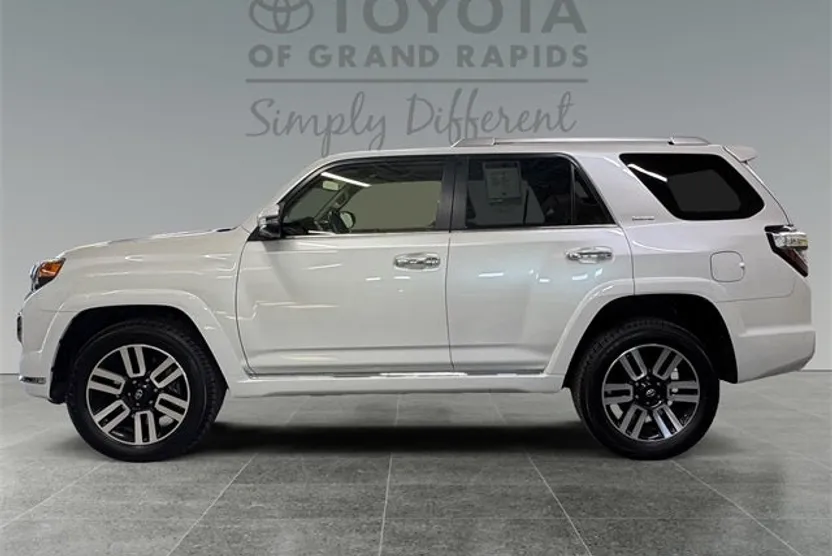 2024 Toyota 4Runner Limited photo 1