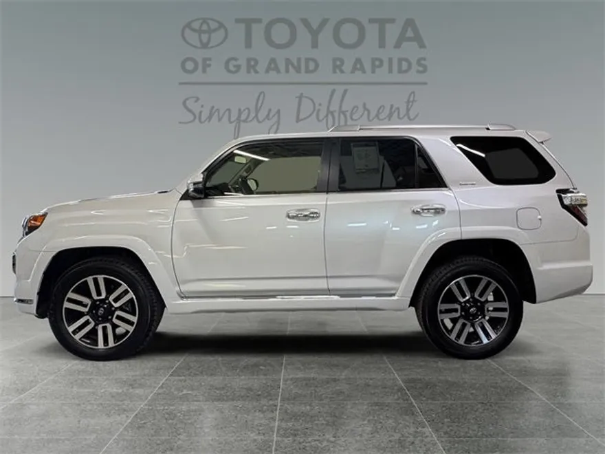 2024 Toyota 4Runner Limited photo 1