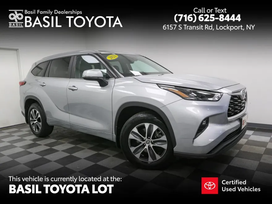 2023 Toyota Highlander XLE photo 1