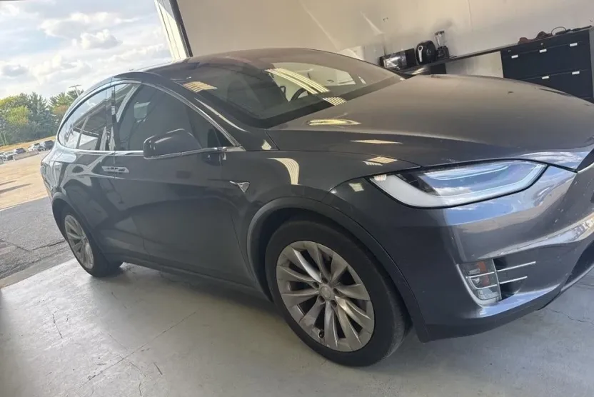 2020 Tesla Model X Long Range photo 1