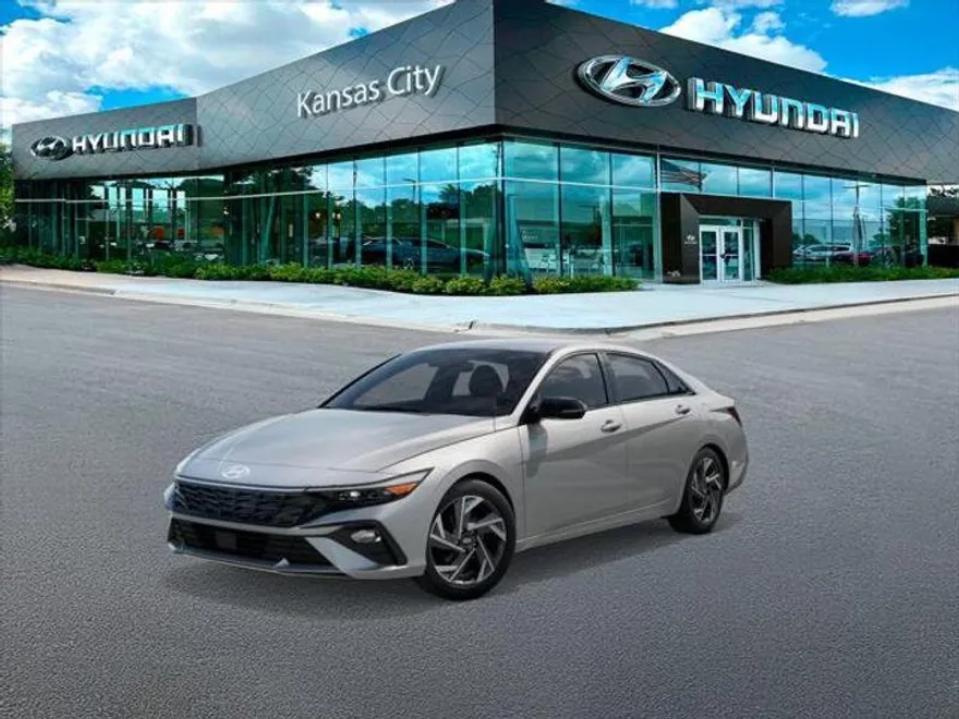 2025 Hyundai Elantra SEL Sport photo 1
