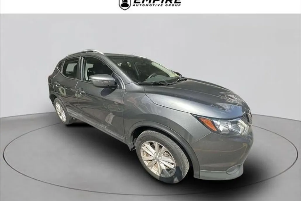 2018 Nissan Rogue Sport SV photo 1
