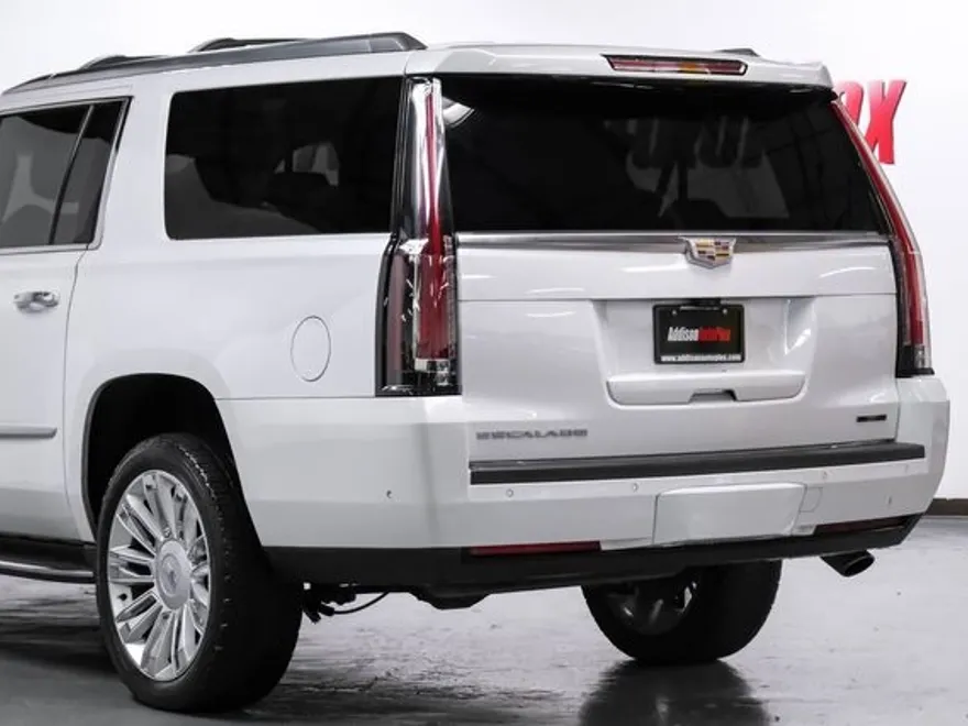 2019 Cadillac Escalade ESV Luxury photo 18