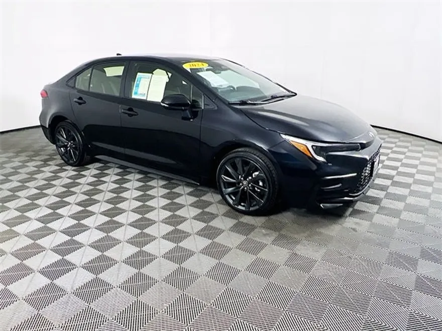 2024 Toyota Corolla SE photo 1
