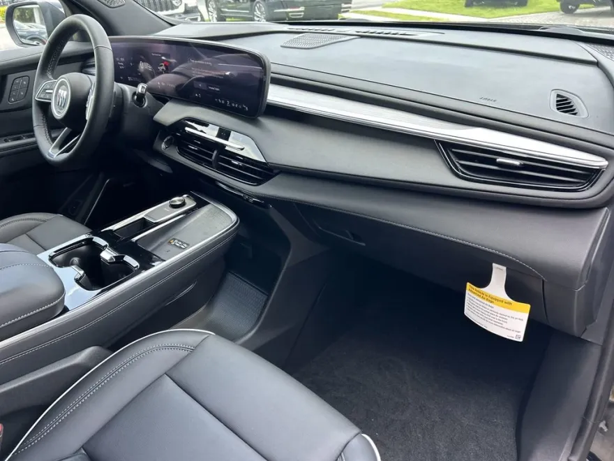 2025 Buick Enclave Preferred photo 1