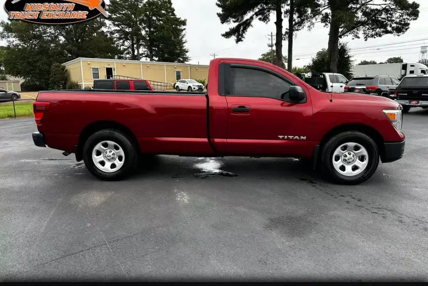 2017 Nissan Titan Single Cab photo 1