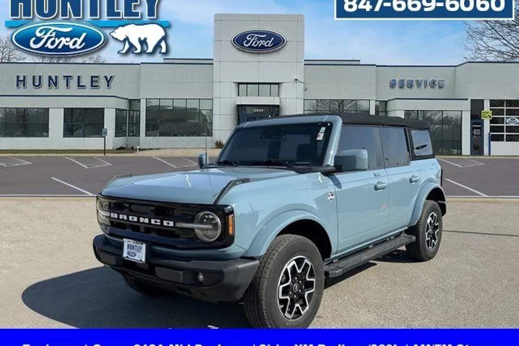 2022 Ford Bronco Outer Banks photo 1
