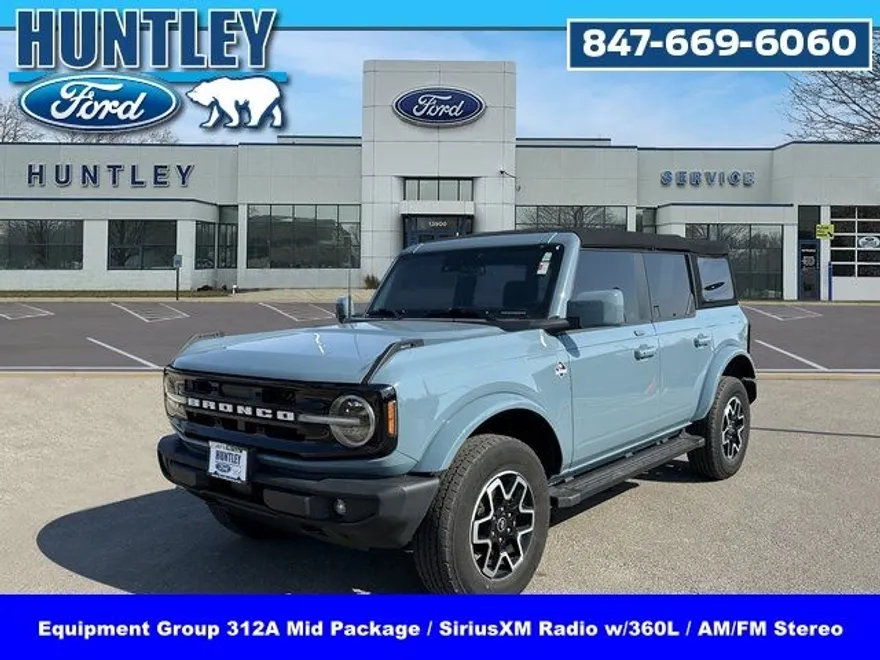 2022 Ford Bronco Outer Banks photo 1