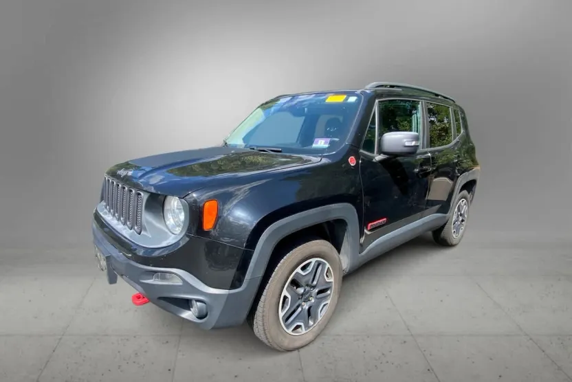 2016 Jeep Renegade Trailhawk photo 1