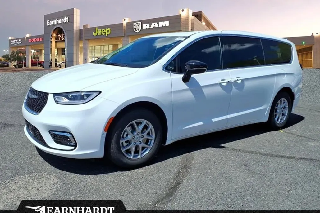 2026 Chrysler Pacifica photo 1