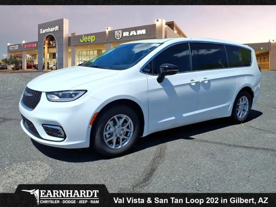 2026 Chrysler Pacifica photo 1