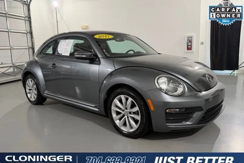 2017 Volkswagen Beetle 1.8T Classic photo 1