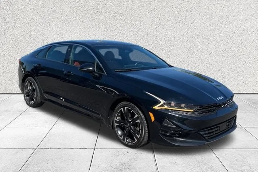 2022 Kia K5 GT-Line photo 1