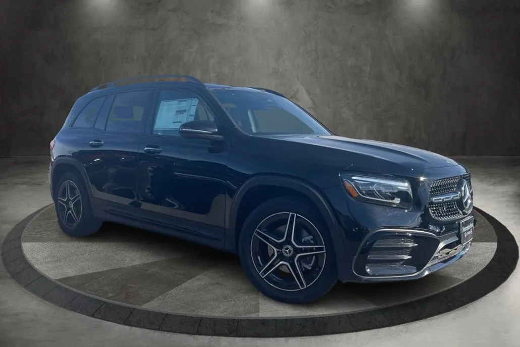 2024 Mercedes Benz GLB 250 photo 1