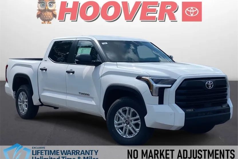 2026 Toyota Tundra SR5 CrewMax photo 1