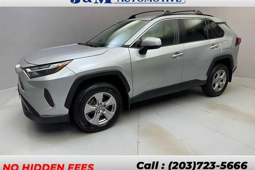 2023 Toyota RAV4 XLE photo 1