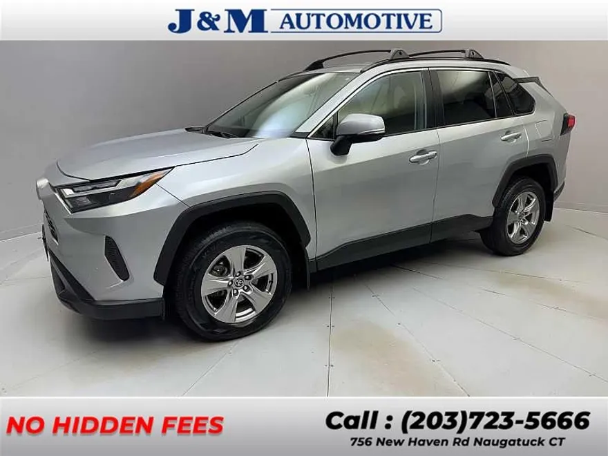 2023 Toyota RAV4 XLE photo 1