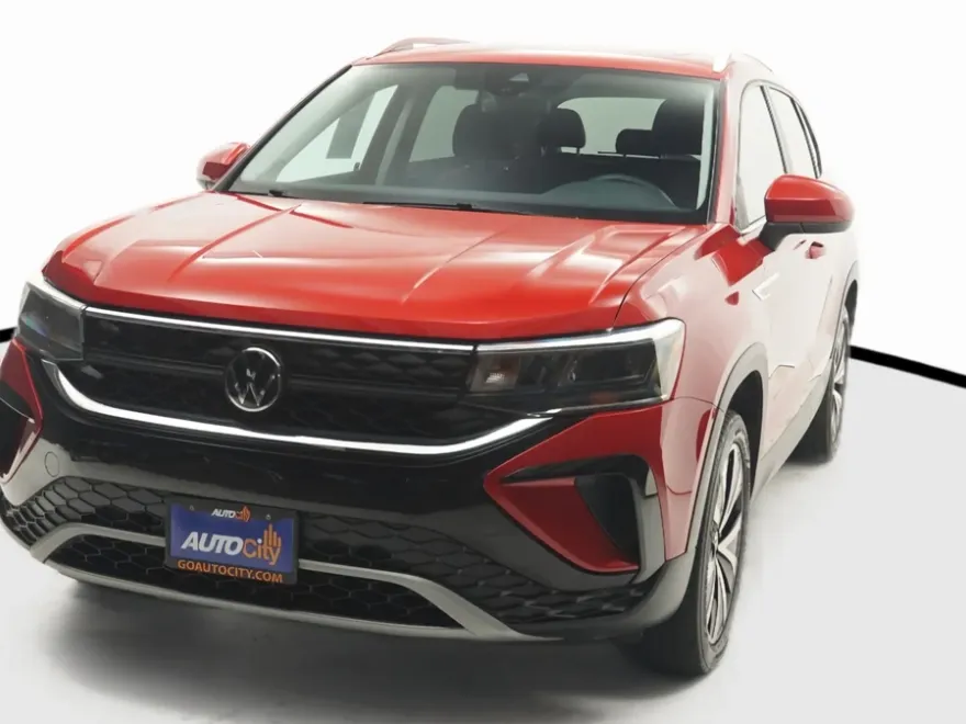 2023 Volkswagen Taos SE photo 1