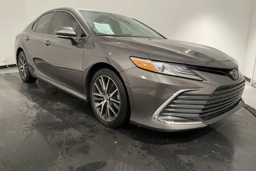 2023 Toyota Camry XLE photo 1