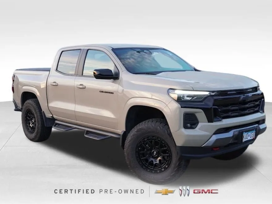 2023 Chevrolet Colorado Z71 photo 1