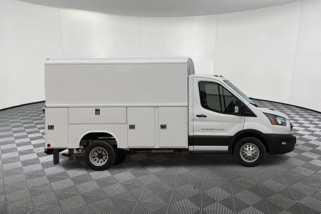 2024 Ford Transit Chassis photo 1