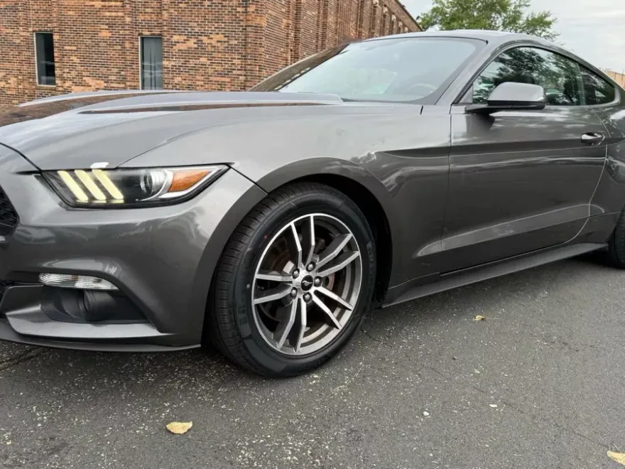 2016 Ford Mustang EcoBoost Premium photo 1