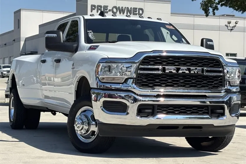 2024 Ram 3500 Tradesman photo 1