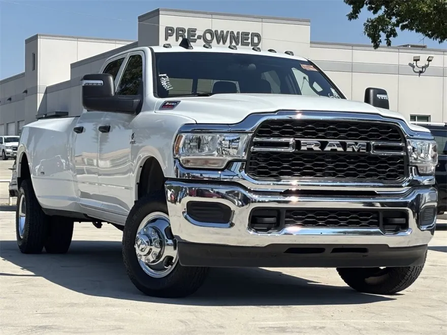 2024 Ram 3500 Tradesman photo 1