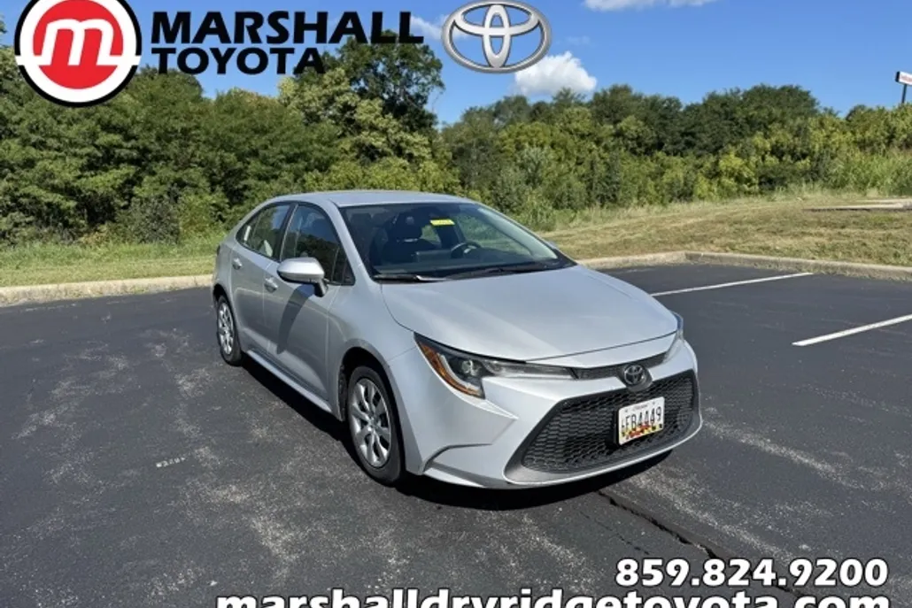 2022 Toyota Corolla LE photo 1