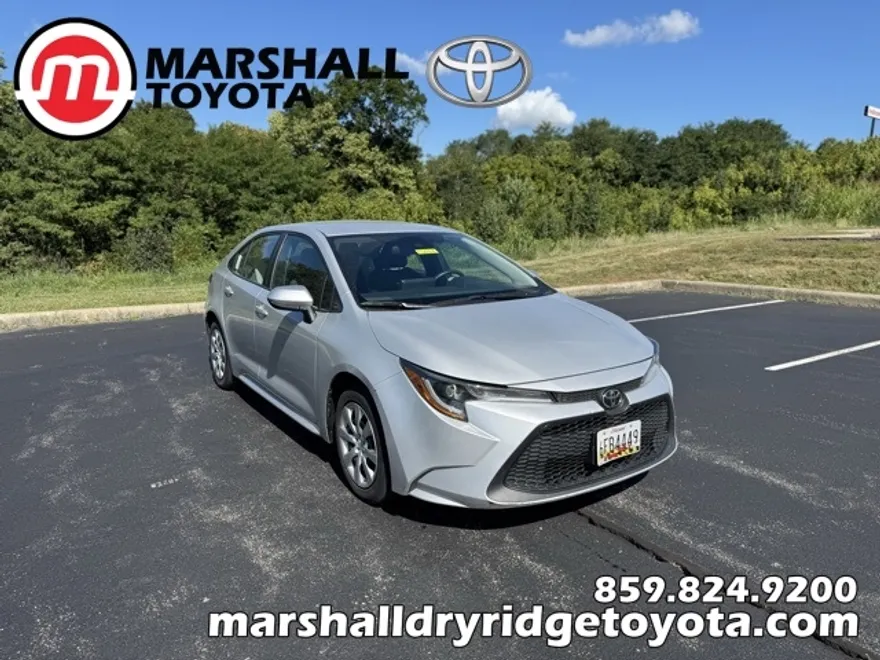 2022 Toyota Corolla LE photo 1