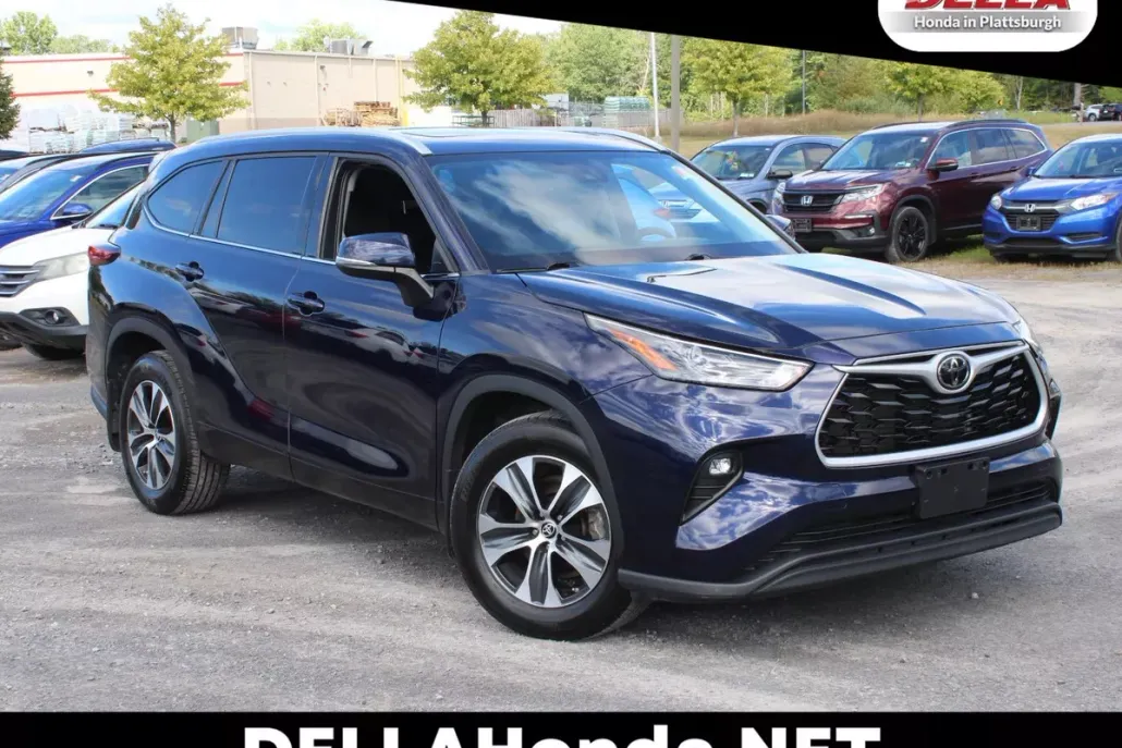 2022 Toyota Highlander XLE photo 1