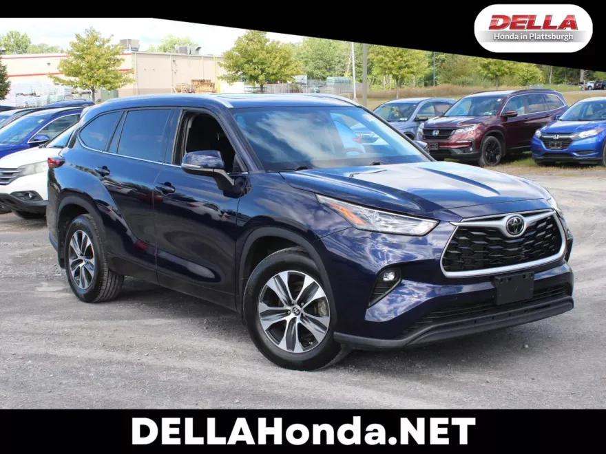 2022 Toyota Highlander XLE photo 1