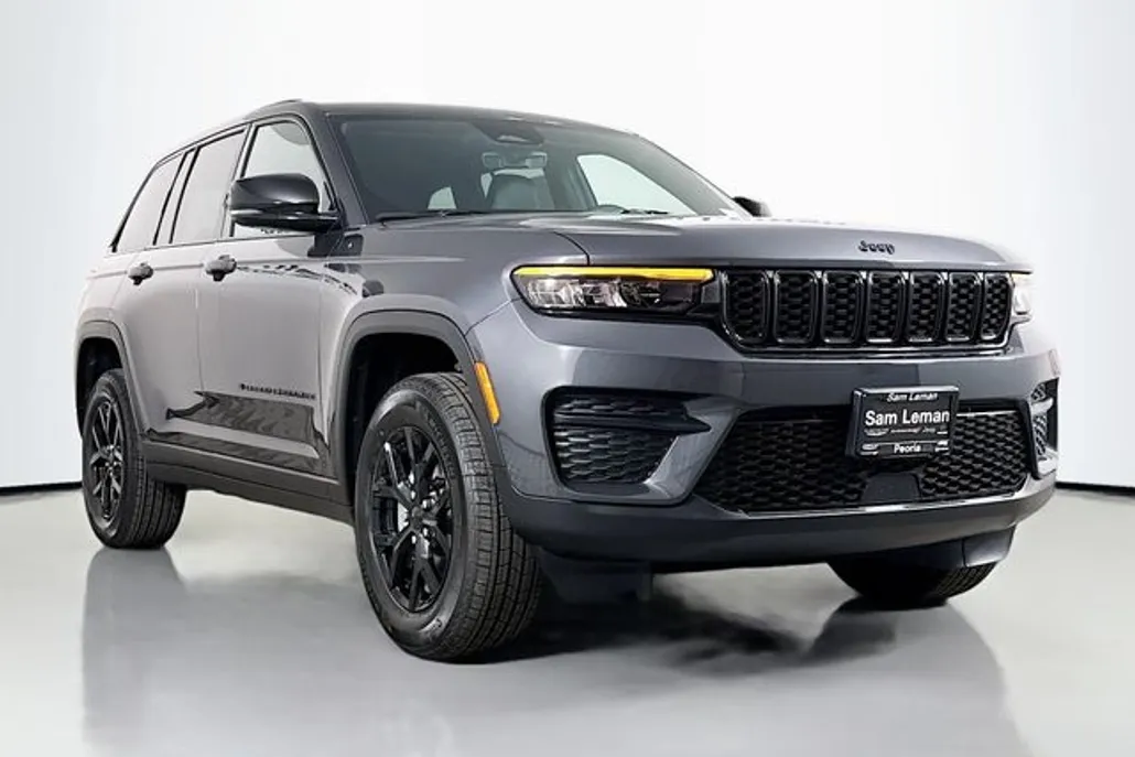2025 Jeep Grand Cherokee Laredo Altitude photo 1