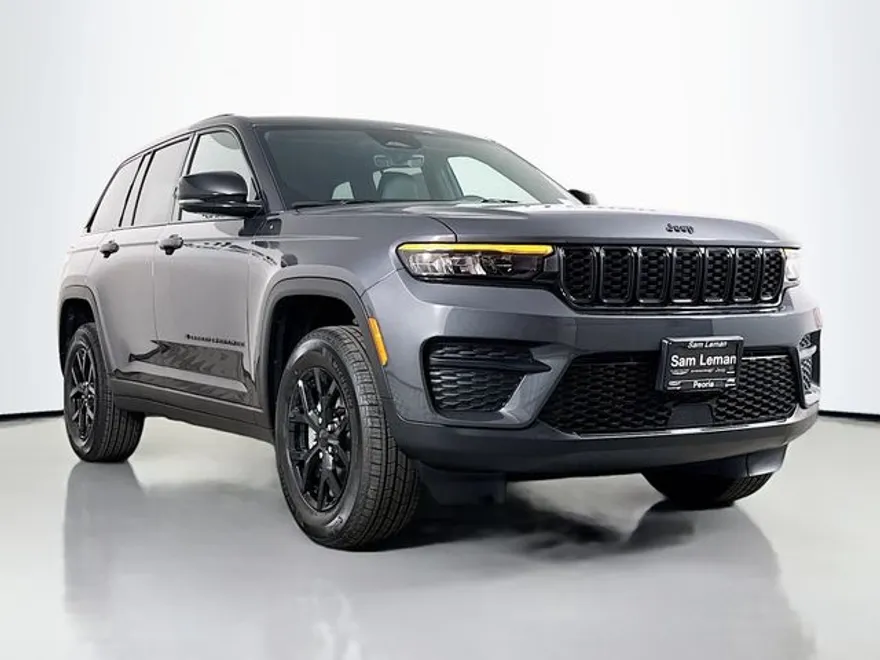 2025 Jeep Grand Cherokee Laredo Altitude photo 1