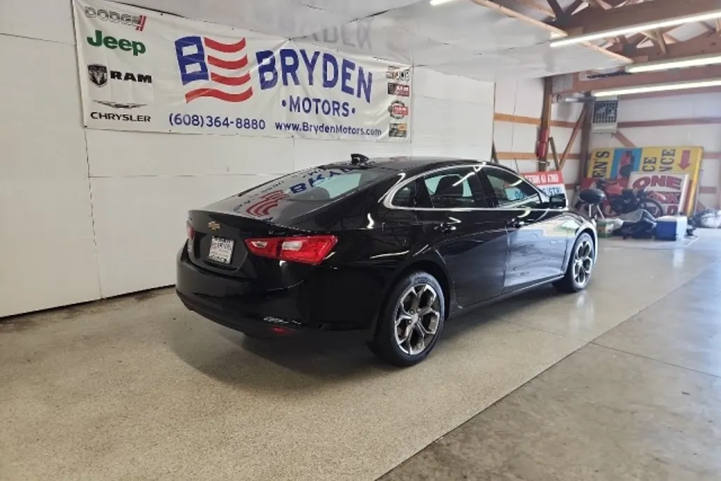 2024 Chevrolet Malibu 1LT photo 1